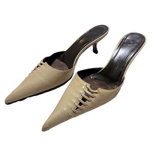 Gorgeous Guissepe Zanotti Cream Colored Leather Mules Like New Size 39 US 8